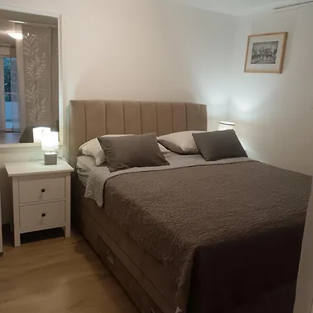 Aleksandra Apartment