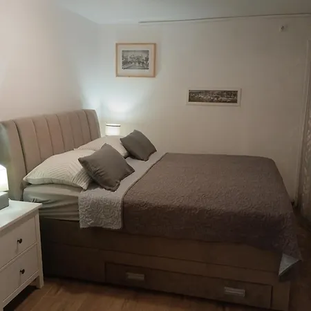 Apartment Aleksandra *